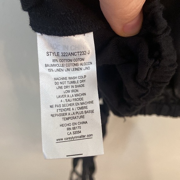 Anthropologie Shirt Women's Black/Navy Medium
Corey Lynn Calter Cropped - Picture 6 of 7